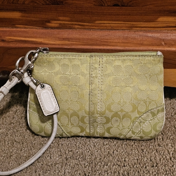 Green Yellow Coach Wristlet Pre-owned - Picture 4 of 8